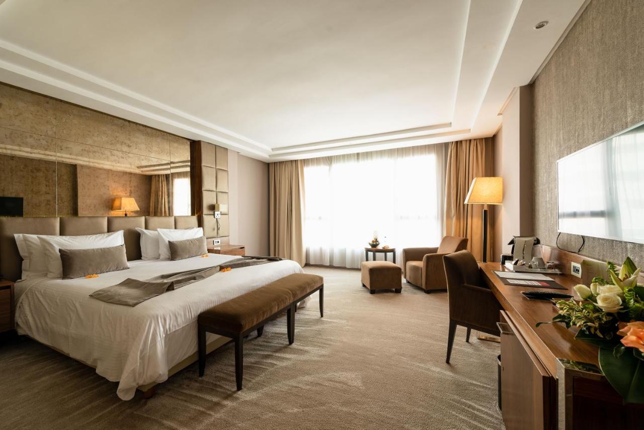 Le Palace D'Anfa Καζαμπλάνκα Εξωτερικό φωτογραφία A room at the InterContinental Paris Le Grand