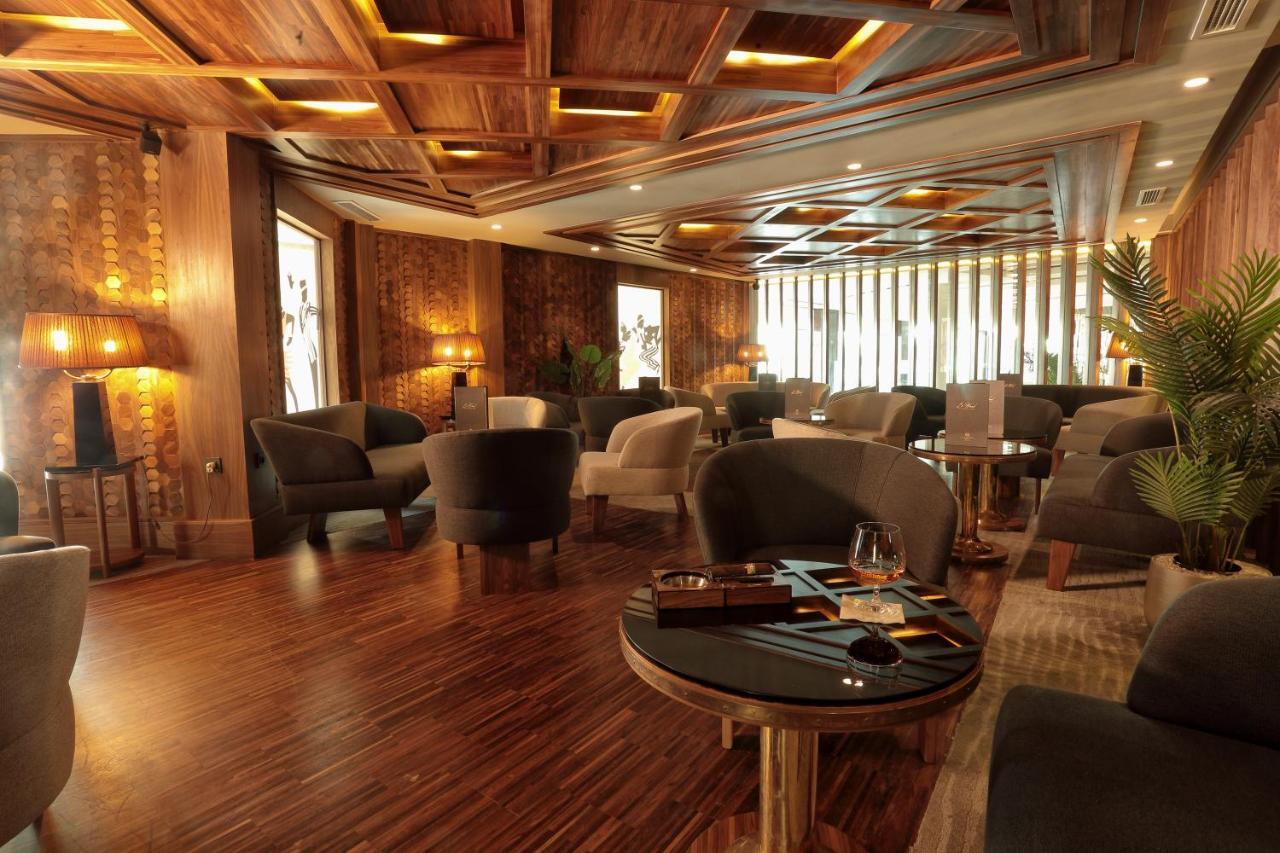 Le Palace D'Anfa Καζαμπλάνκα Εξωτερικό φωτογραφία The lounge at the airport