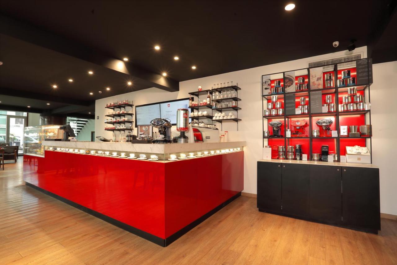 Le Palace D'Anfa Καζαμπλάνκα Εξωτερικό φωτογραφία The interior of a typical Nespresso boutique